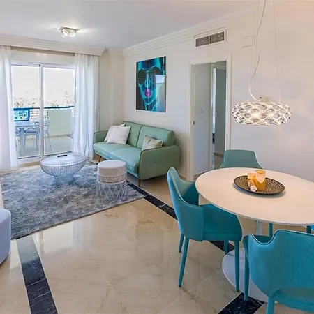 Fabulous First Line Apartment
